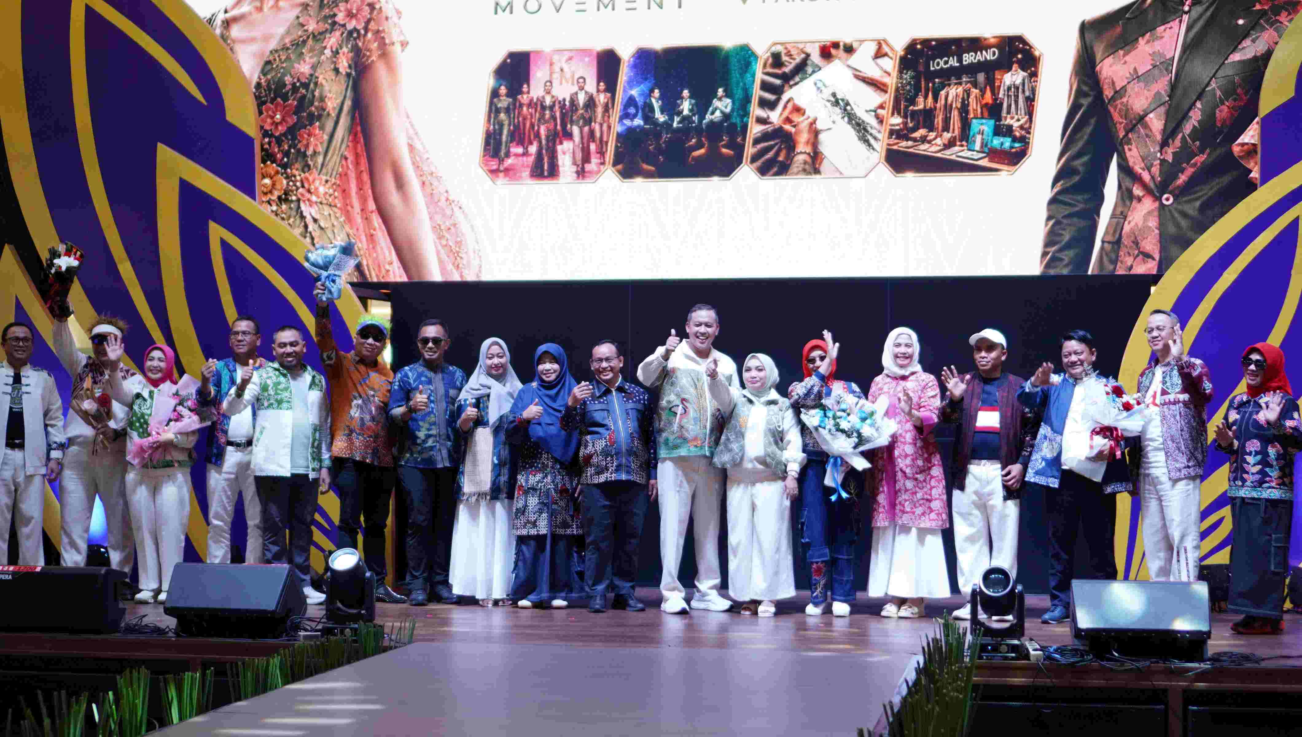 Wali Kota Bekasi Tri Adhianto dalam event Bekasi City Fashion Movement (BCFM) 2026 di Pakuwon Mall Bekasi